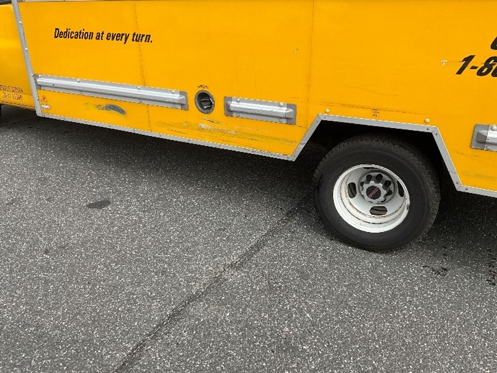 Light Duty Box Truck-Light and Medium Duty Trucks-GMC-2021-Savana G33903-West Babylon-NY-87,669\n\t\tmiles-$ 25,750 - Image 5
