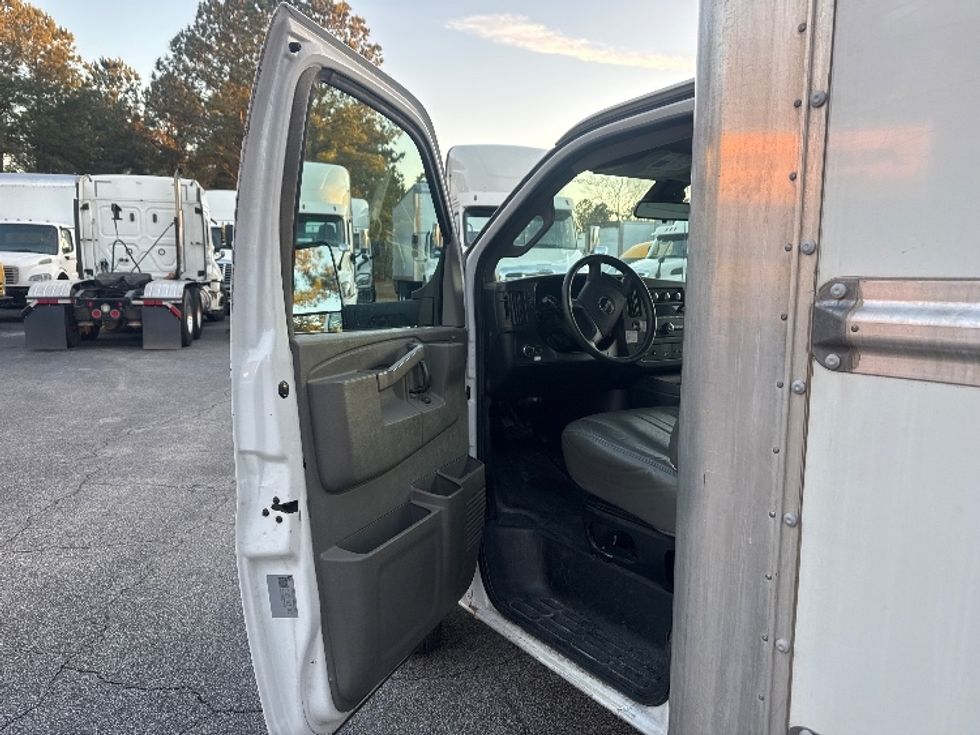 Light Duty Box Truck-Light and Medium Duty Trucks-GMC-2021-Savana G33903-West Columbia-SC-101,876\n\t\tmiles-$ 31,000 - Image 16