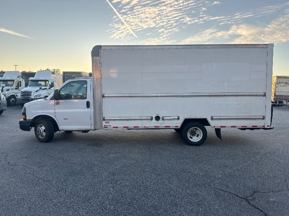 Light Duty Box Truck-Light and Medium Duty Trucks-GMC-2021-Savana G33903-West Columbia-SC-102,137\n\t\tmiles-$ 24,250 - Image 4