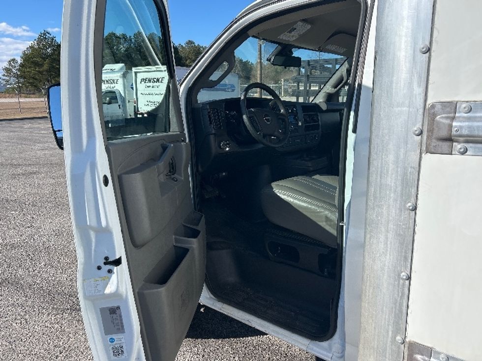 Light Duty Box Truck-Light and Medium Duty Trucks-GMC-2021-Savana G33903-West Columbia-SC-119,474\n\t\tmiles-$ 29,000 - Image 16