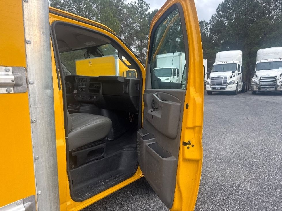 Light Duty Box Truck-Light and Medium Duty Trucks-GMC-2021-Savana G33903-West Columbia-SC-86,167\n\t\tmiles-$ 29,750 - Image 20