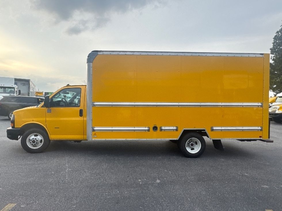 Light Duty Box Truck-Light and Medium Duty Trucks-GMC-2021-Savana G33903-West Columbia-SC-86,167\n\t\tmiles-$ 29,750 - Image 4