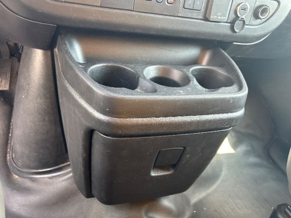 Light Duty Box Truck-Light and Medium Duty Trucks-GMC-2021-Savana G33903-West Fargo-ND-79,780\n\t\tmiles-$ 27,750 - Image 25