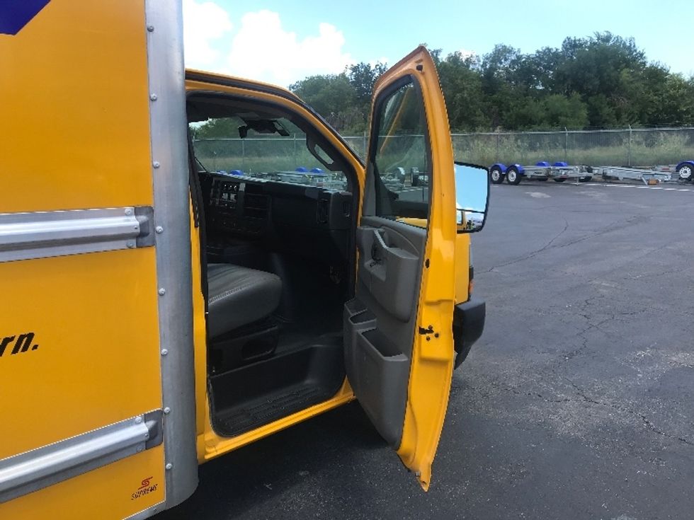 Light Duty Box Truck-Light and Medium Duty Trucks-GMC-2021-Savana G33903-West Fargo-ND-87,297\n\t\tmiles-$ 26,750 - Image 20