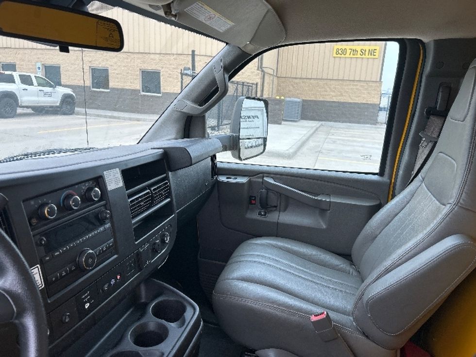 Light Duty Box Truck-Light and Medium Duty Trucks-GMC-2021-Savana G33903-West Fargo-ND-98,304\n\t\tmiles-$ 28,250 - Image 17