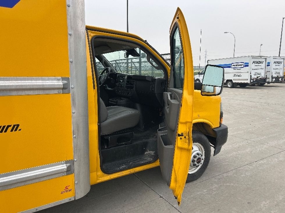 Light Duty Box Truck-Light and Medium Duty Trucks-GMC-2021-Savana G33903-West Fargo-ND-98,304\n\t\tmiles-$ 28,250 - Image 18