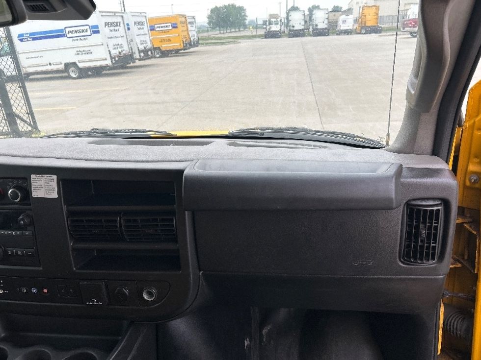 Light Duty Box Truck-Light and Medium Duty Trucks-GMC-2021-Savana G33903-West Fargo-ND-98,304\n\t\tmiles-$ 28,250 - Image 19