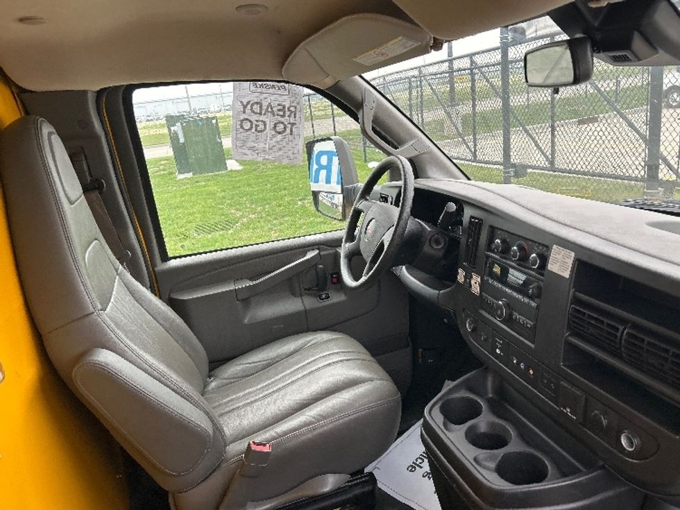 Light Duty Box Truck-Light and Medium Duty Trucks-GMC-2021-Savana G33903-West Fargo-ND-98,304\n\t\tmiles-$ 28,250 - Image 20