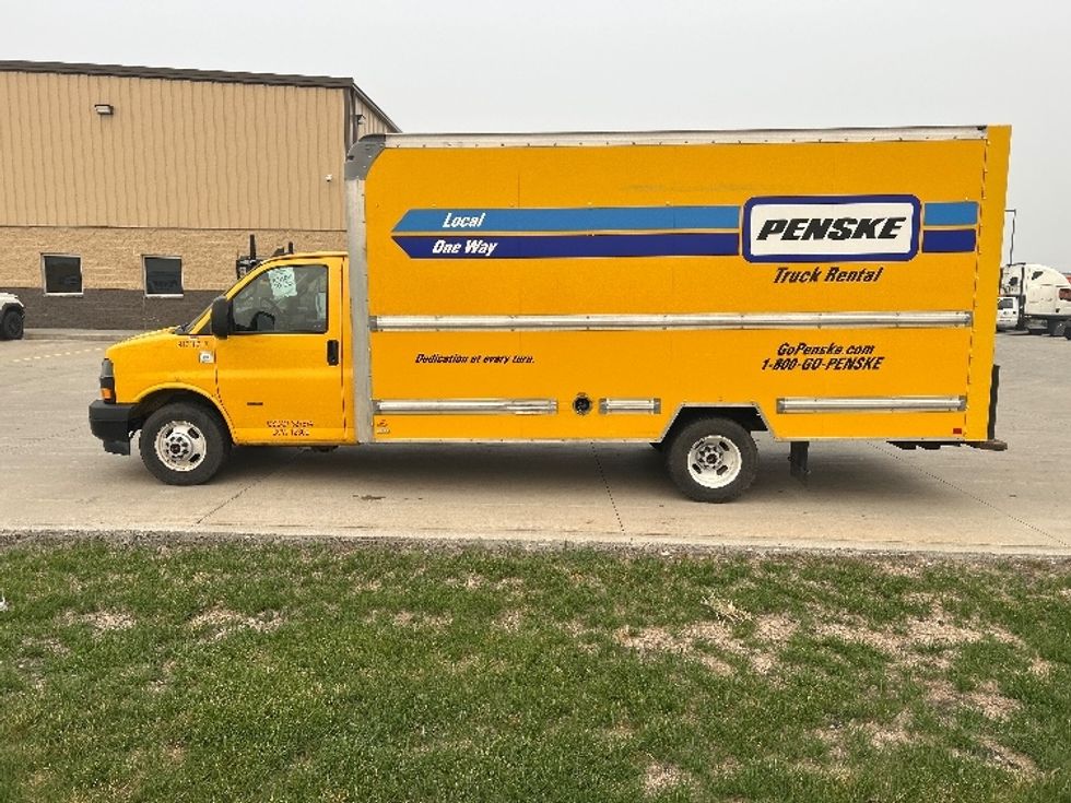 Light Duty Box Truck-Light and Medium Duty Trucks-GMC-2021-Savana G33903-West Fargo-ND-98,304\n\t\tmiles-$ 28,250 - Image 4