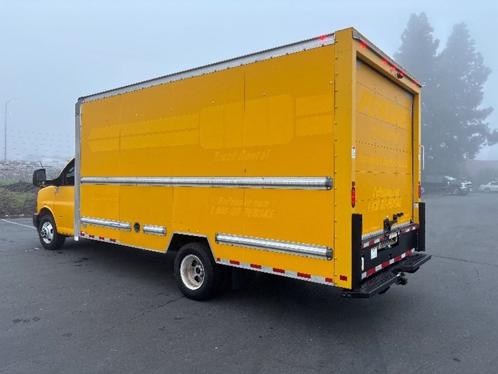 Light Duty Box Truck-Light and Medium Duty Trucks-GMC-2021-Savana G33903-West Sacramento-CA-107,109\n\t\tmiles-$ 26,750 - Image 6