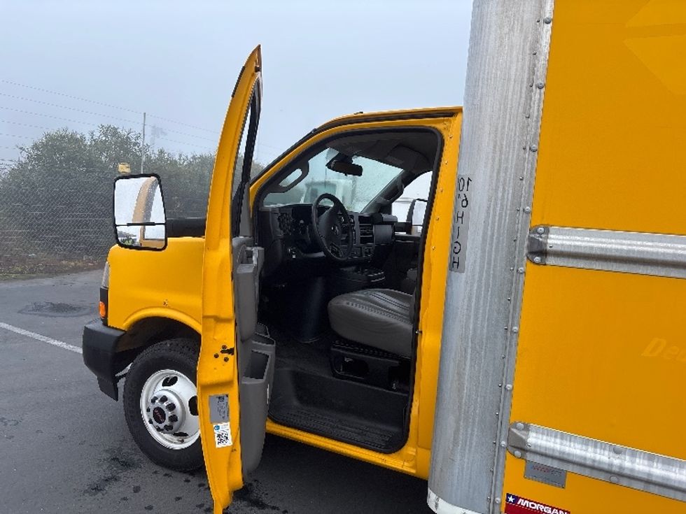 Light Duty Box Truck-Light and Medium Duty Trucks-GMC-2021-Savana G33903-West Sacramento-CA-107,109\n\t\tmiles-$ 26,750 - Image 15