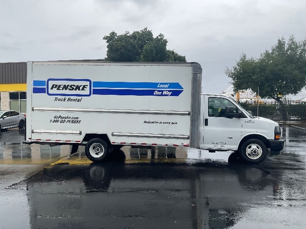 Light Duty Box Truck-Light and Medium Duty Trucks-GMC-2021-Savana G33903-West Sacramento-CA-108,556\n\t\tmiles-$ 29,750 - Image 14