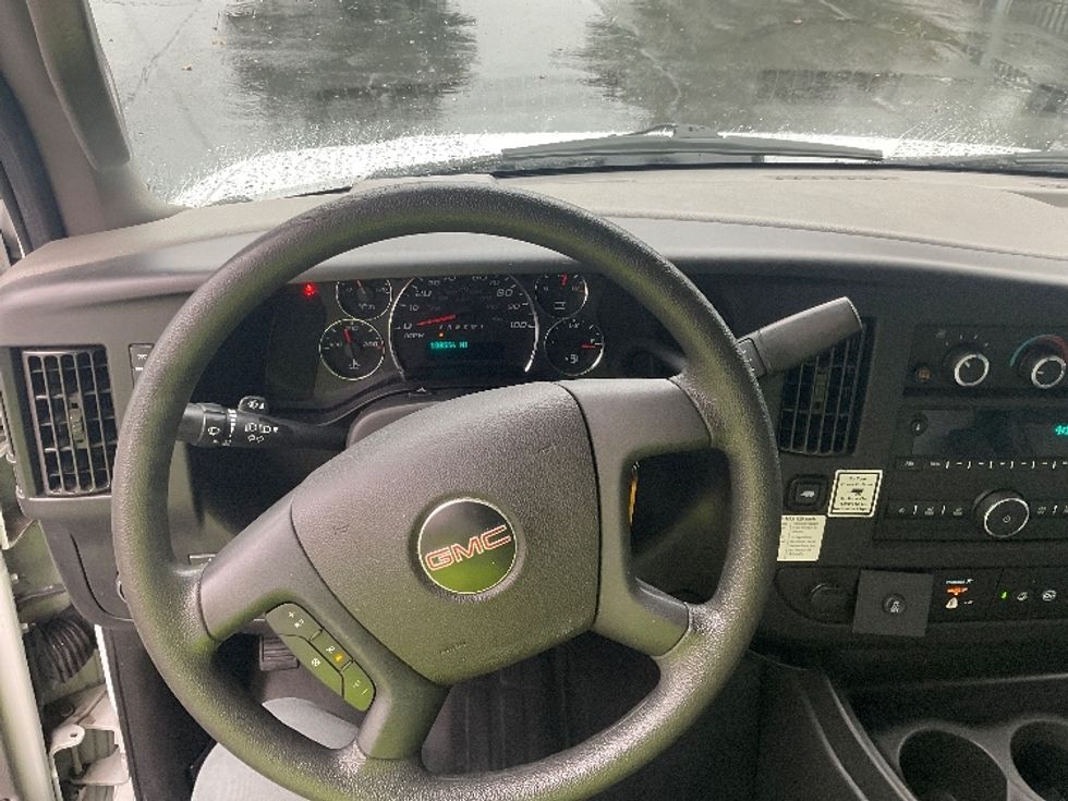 Light Duty Box Truck-Light and Medium Duty Trucks-GMC-2021-Savana G33903-West Sacramento-CA-108,556\n\t\tmiles-$ 29,750 - Image 17