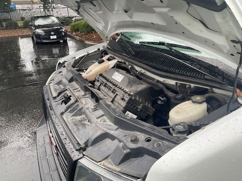 Light Duty Box Truck-Light and Medium Duty Trucks-GMC-2021-Savana G33903-West Sacramento-CA-108,556\n\t\tmiles-$ 29,750 - Image 23