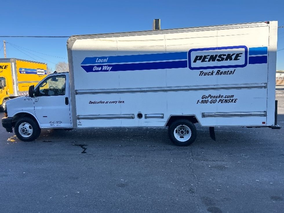 Light Duty Box Truck-Light and Medium Duty Trucks-GMC-2021-Savana G33903-West Sacramento-CA-110,531\n\t\tmiles-$ 29,500 - Image 4