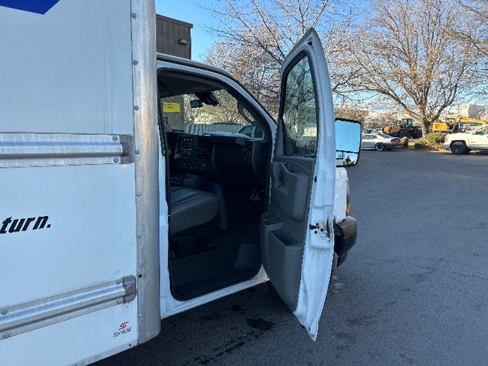 Light Duty Box Truck-Light and Medium Duty Trucks-GMC-2021-Savana G33903-West Sacramento-CA-110,531\n\t\tmiles-$ 29,500 - Image 20