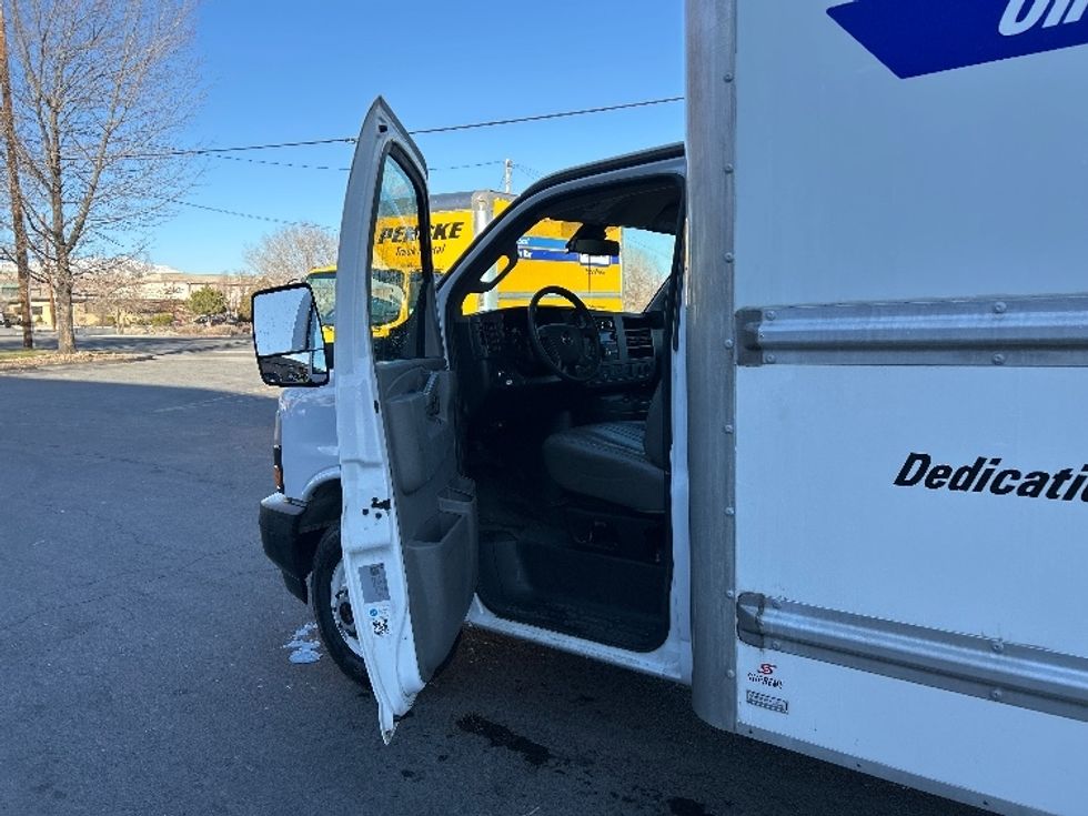 Light Duty Box Truck-Light and Medium Duty Trucks-GMC-2021-Savana G33903-West Sacramento-CA-110,531\n\t\tmiles-$ 29,500 - Image 16