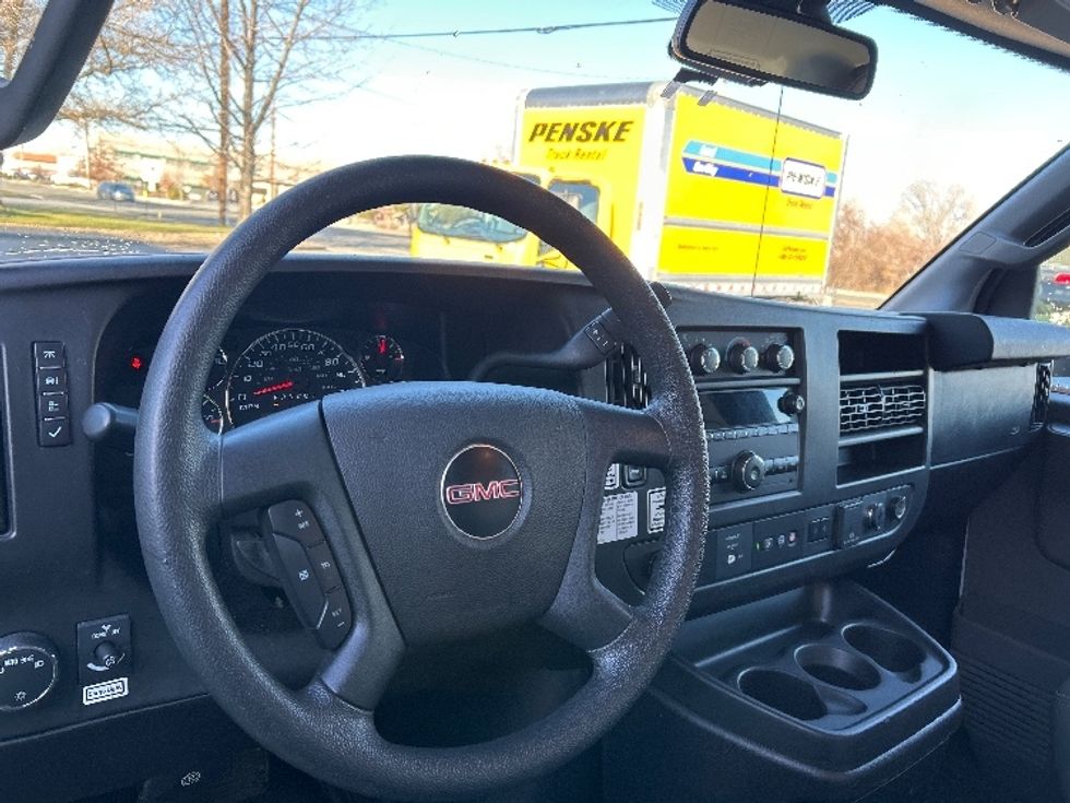 Light Duty Box Truck-Light and Medium Duty Trucks-GMC-2021-Savana G33903-West Sacramento-CA-110,531\n\t\tmiles-$ 29,500 - Image 17