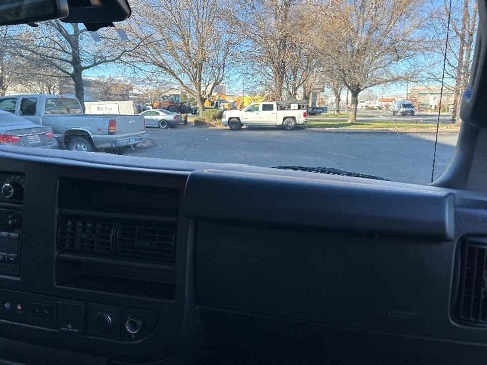 Light Duty Box Truck-Light and Medium Duty Trucks-GMC-2021-Savana G33903-West Sacramento-CA-110,531\n\t\tmiles-$ 29,500 - Image 21