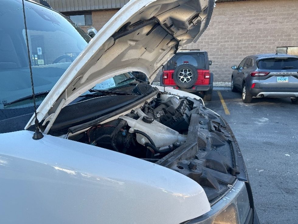 Light Duty Box Truck-Light and Medium Duty Trucks-GMC-2021-Savana G33903-West Sacramento-CA-110,531\n\t\tmiles-$ 29,500 - Image 23