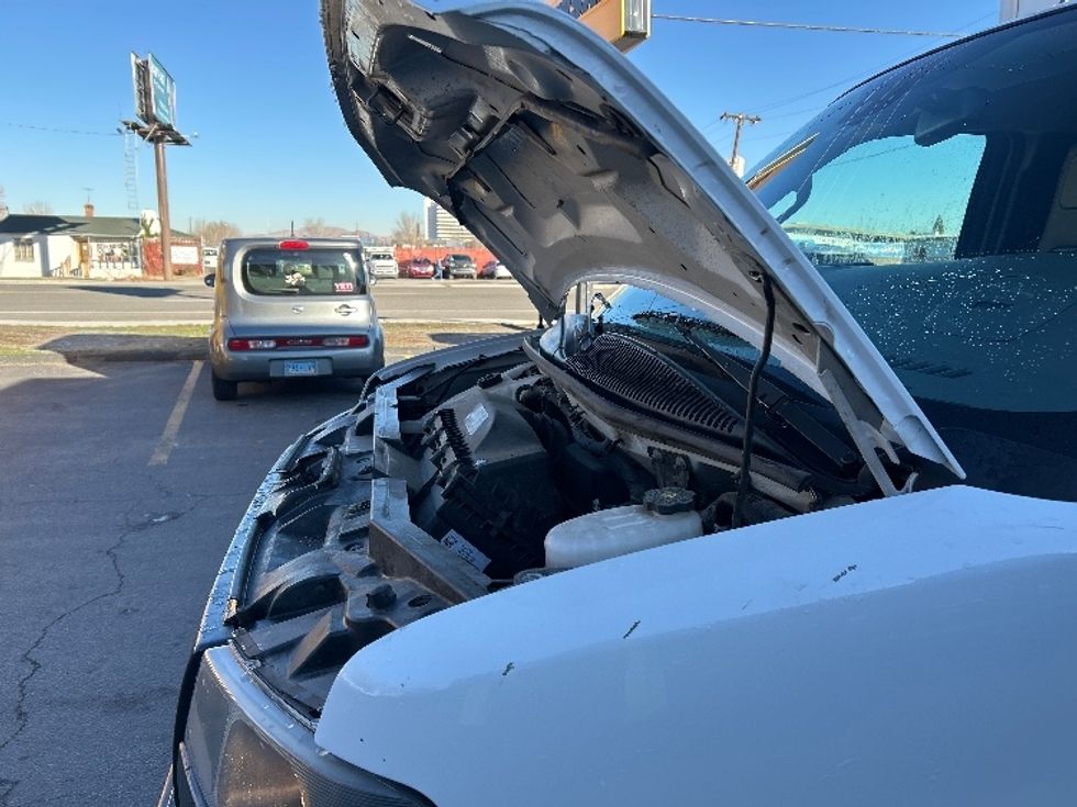 Light Duty Box Truck-Light and Medium Duty Trucks-GMC-2021-Savana G33903-West Sacramento-CA-110,531\n\t\tmiles-$ 29,500 - Image 24