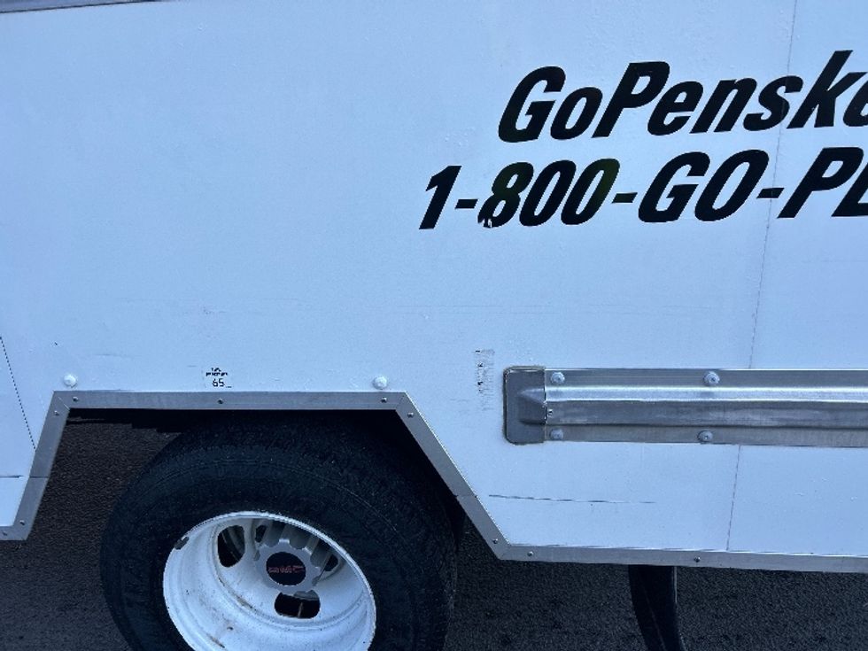 Light Duty Box Truck-Light and Medium Duty Trucks-GMC-2021-Savana G33903-West Sacramento-CA-110,531\n\t\tmiles-$ 29,500 - Image 27