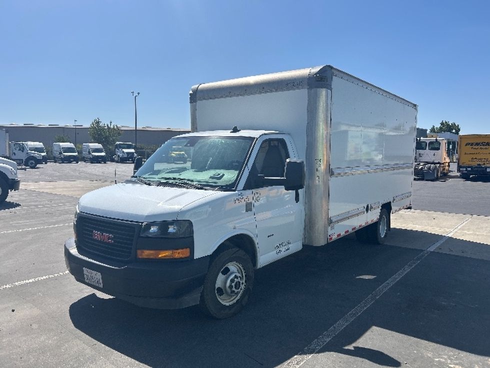 Light Duty Box Truck-Light and Medium Duty Trucks-GMC-2021-Savana G33903-West Sacramento-CA-115,024\n\t\tmiles-$ 27,250 - Image 3
