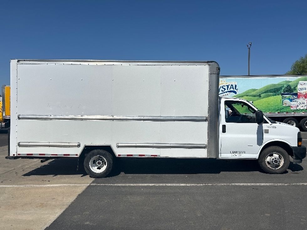 Light Duty Box Truck-Light and Medium Duty Trucks-GMC-2021-Savana G33903-West Sacramento-CA-115,024\n\t\tmiles-$ 27,250 - Image 12