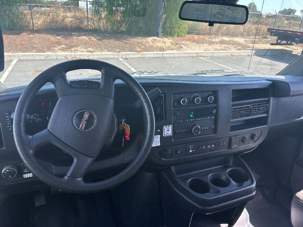 Light Duty Box Truck-Light and Medium Duty Trucks-GMC-2021-Savana G33903-West Sacramento-CA-115,024\n\t\tmiles-$ 27,250 - Image 15
