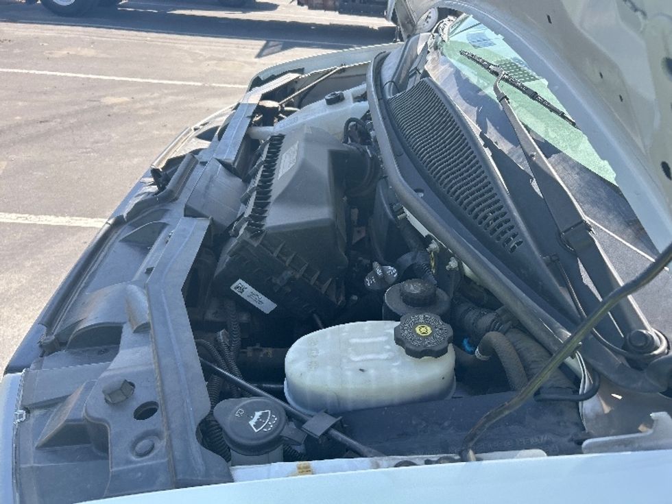 Light Duty Box Truck-Light and Medium Duty Trucks-GMC-2021-Savana G33903-West Sacramento-CA-115,024\n\t\tmiles-$ 27,250 - Image 21