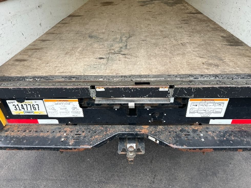 Light Duty Box Truck-Light and Medium Duty Trucks-GMC-2021-Savana G33903-West Sacramento-CA-118,771\n\t\tmiles-$ 23,250 - Image 8