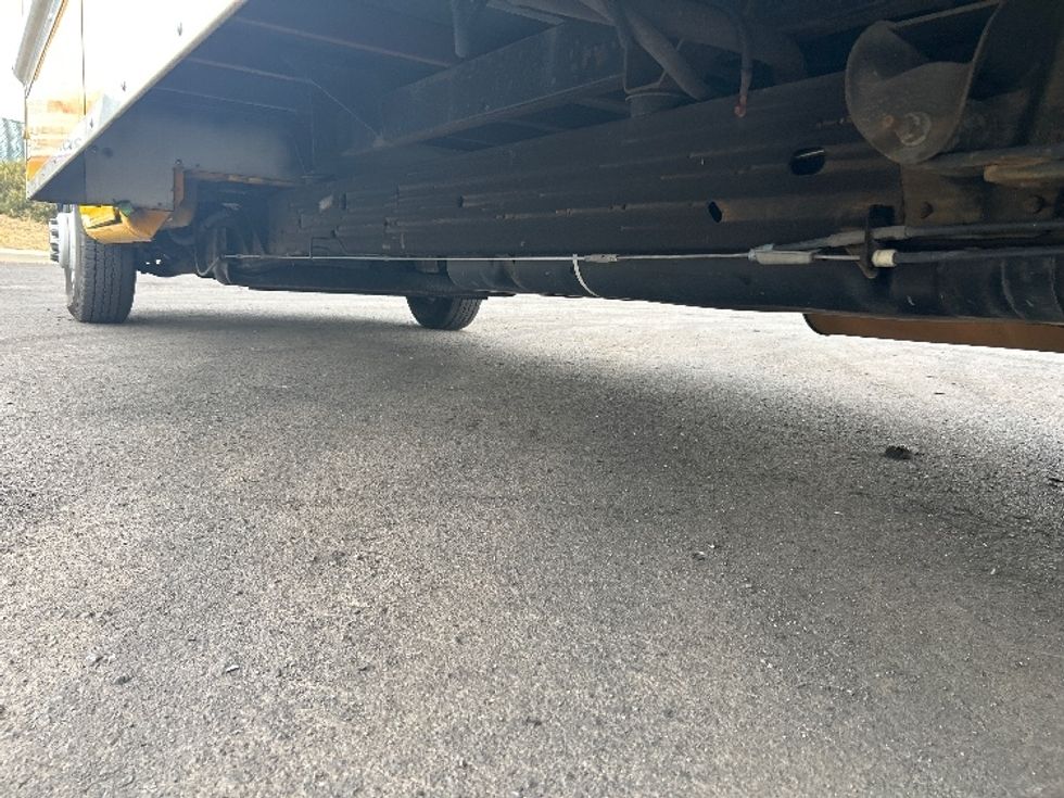 Light Duty Box Truck-Light and Medium Duty Trucks-GMC-2021-Savana G33903-West Sacramento-CA-118,771\n\t\tmiles-$ 23,250 - Image 5