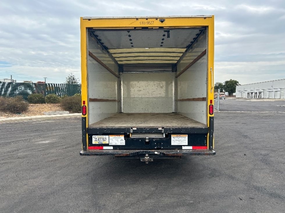 Light Duty Box Truck-Light and Medium Duty Trucks-GMC-2021-Savana G33903-West Sacramento-CA-118,771\n\t\tmiles-$ 23,250 - Image 7