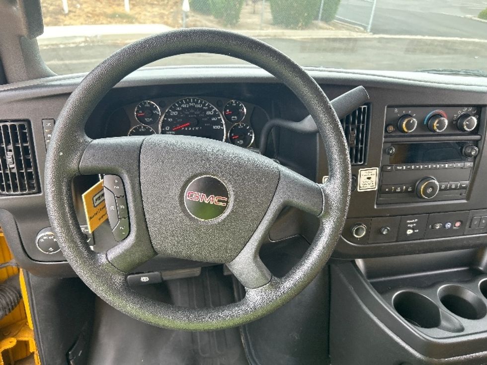 Light Duty Box Truck-Light and Medium Duty Trucks-GMC-2021-Savana G33903-West Sacramento-CA-118,771\n\t\tmiles-$ 23,250 - Image 16