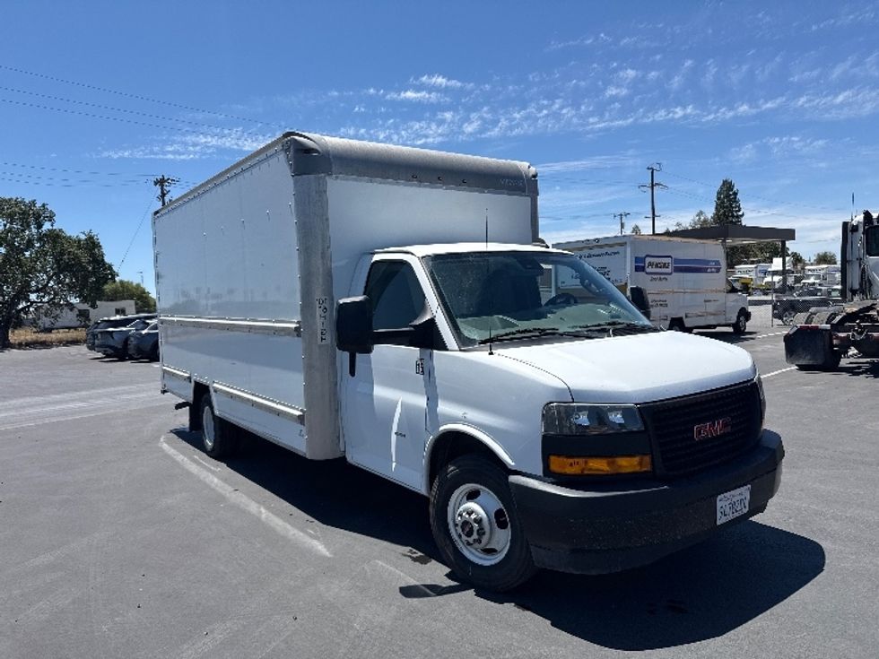 Light Duty Box Truck-Light and Medium Duty Trucks-GMC-2021-Savana G33903-West Sacramento-CA-130,359\n\t\tmiles-$ 25,250 - Image 1