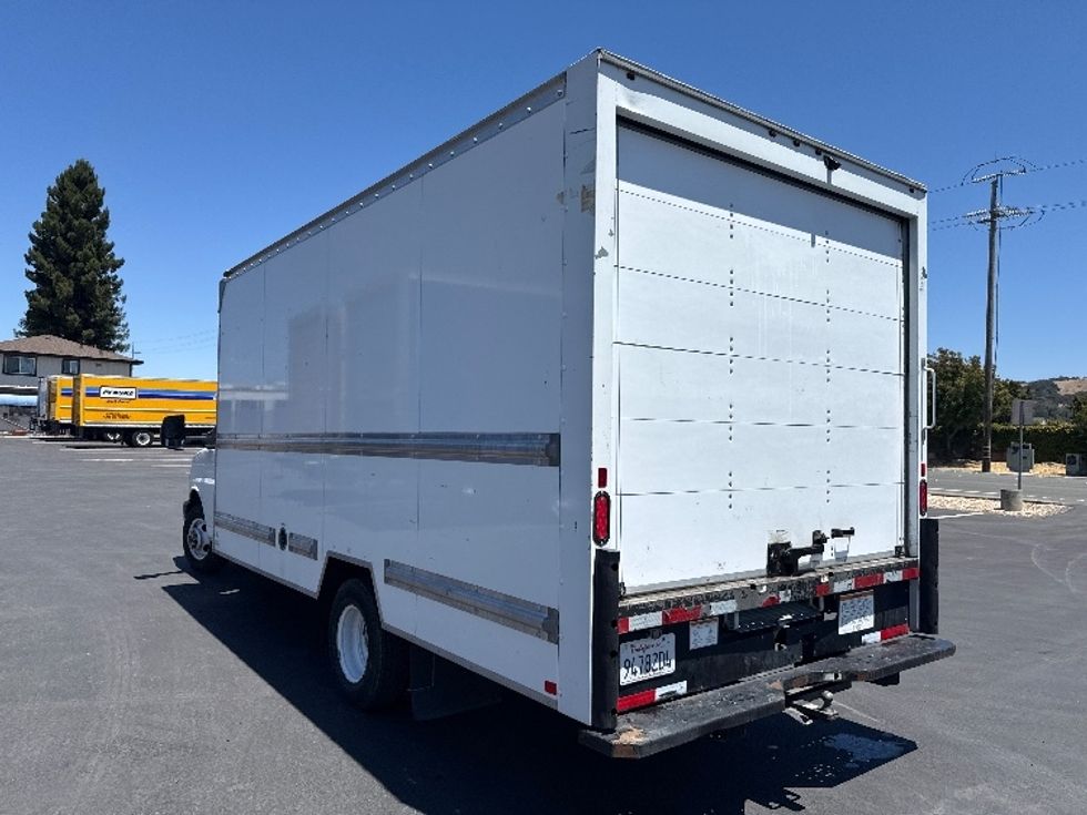 Light Duty Box Truck-Light and Medium Duty Trucks-GMC-2021-Savana G33903-West Sacramento-CA-130,359\n\t\tmiles-$ 25,250 - Image 6