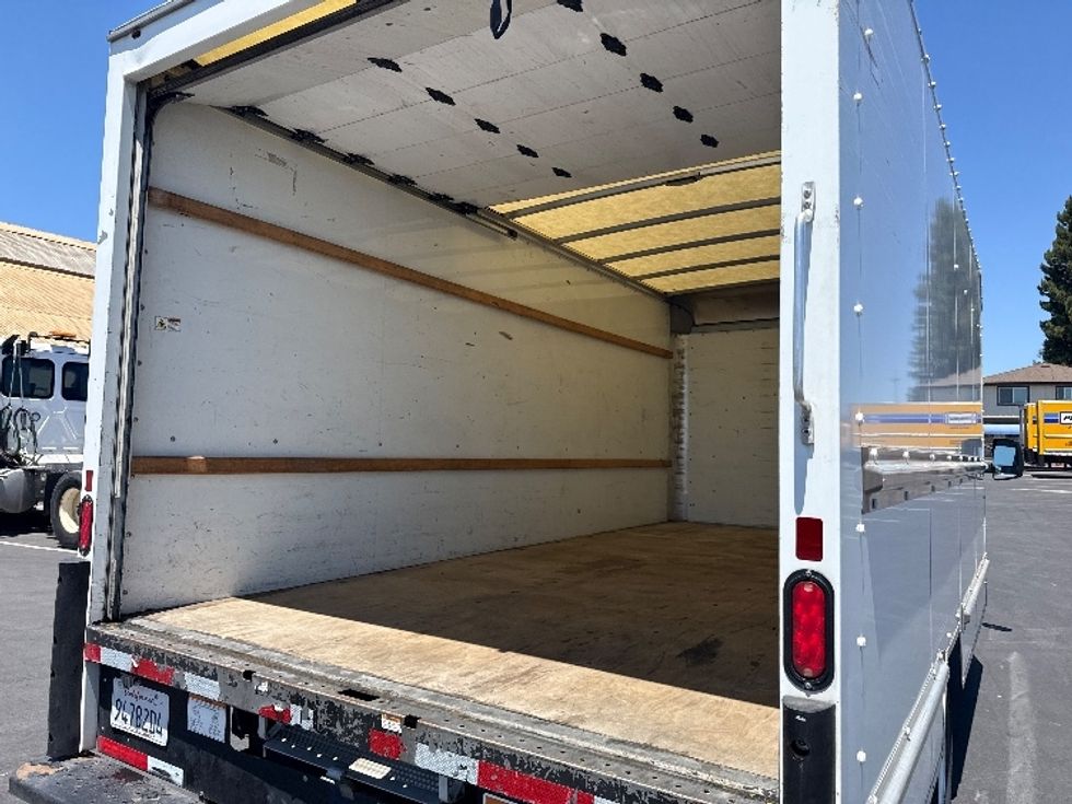 Light Duty Box Truck-Light and Medium Duty Trucks-GMC-2021-Savana G33903-West Sacramento-CA-130,359\n\t\tmiles-$ 25,250 - Image 12