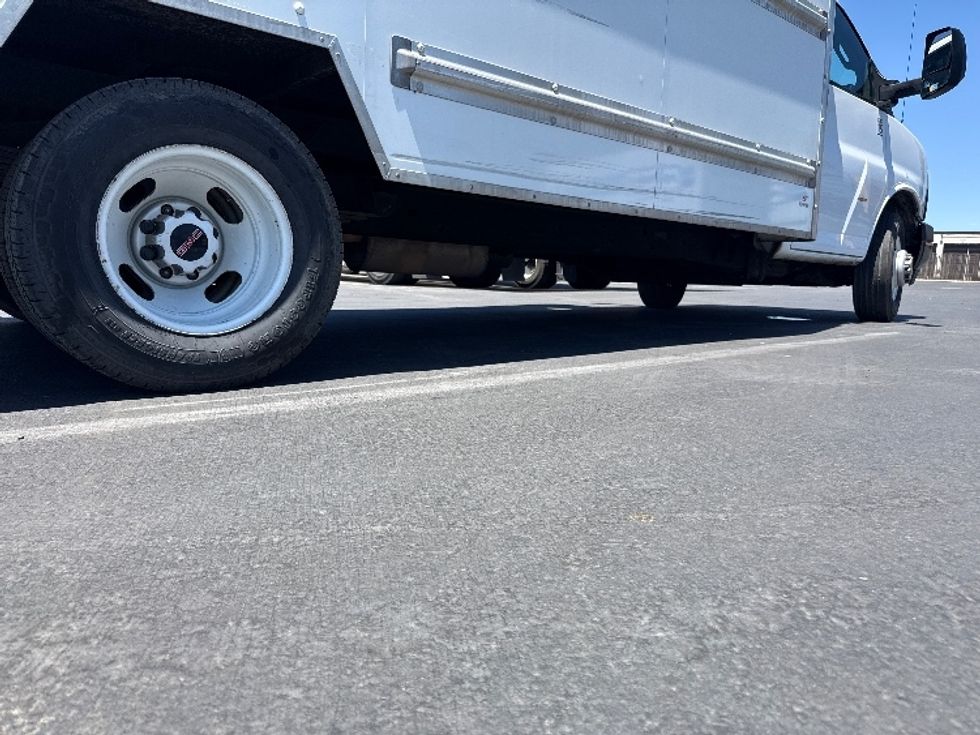 Light Duty Box Truck-Light and Medium Duty Trucks-GMC-2021-Savana G33903-West Sacramento-CA-130,359\n\t\tmiles-$ 25,250 - Image 14