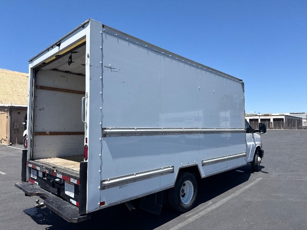 Light Duty Box Truck-Light and Medium Duty Trucks-GMC-2021-Savana G33903-West Sacramento-CA-130,359\n\t\tmiles-$ 25,250 - Image 13