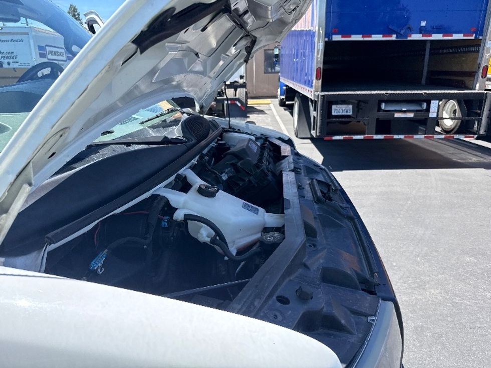 Light Duty Box Truck-Light and Medium Duty Trucks-GMC-2021-Savana G33903-West Sacramento-CA-130,359\n\t\tmiles-$ 25,250 - Image 23