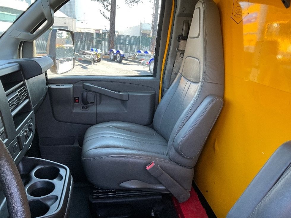 Light Duty Box Truck-Light and Medium Duty Trucks-GMC-2021-Savana G33903-West Sacramento-CA-50,908\n\t\tmiles-$ 32,000 - Image 19