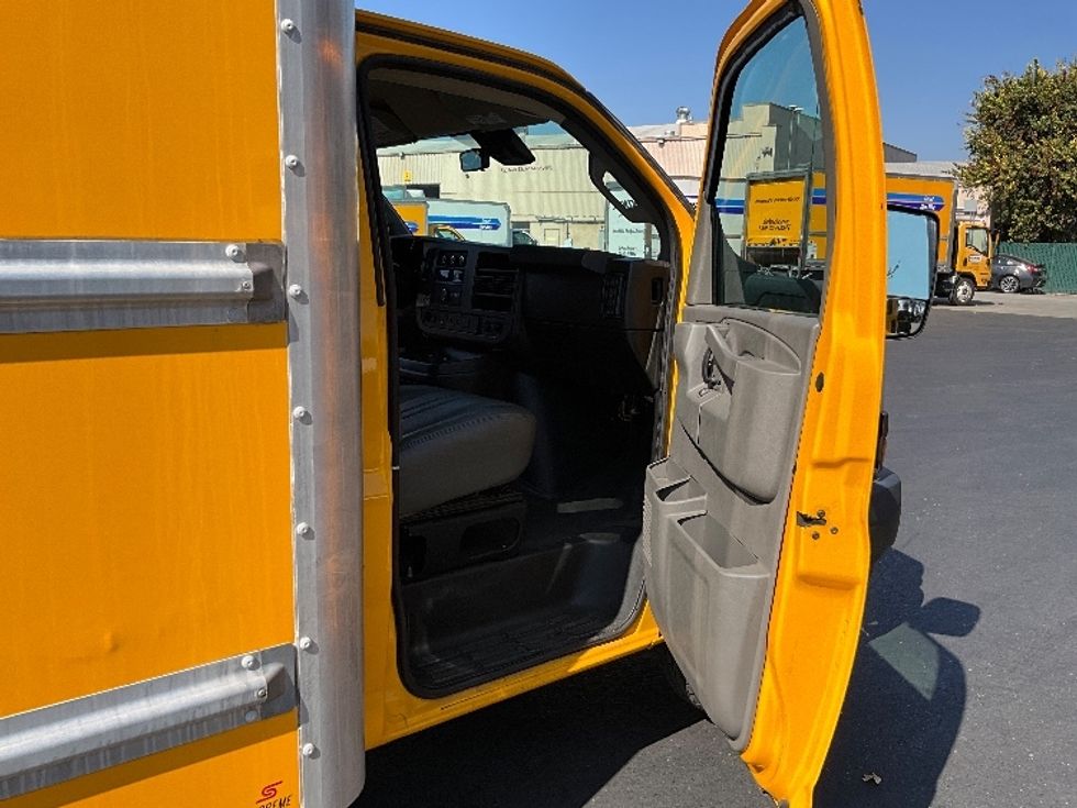 Light Duty Box Truck-Light and Medium Duty Trucks-GMC-2021-Savana G33903-West Sacramento-CA-50,908\n\t\tmiles-$ 32,000 - Image 20