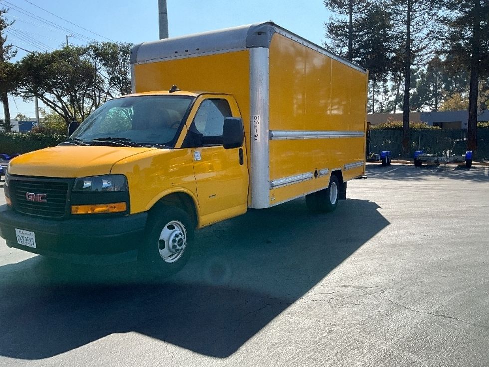 Light Duty Box Truck-Light and Medium Duty Trucks-GMC-2021-Savana G33903-West Sacramento-CA-50,908\n\t\tmiles-$ 32,000 - Image 3