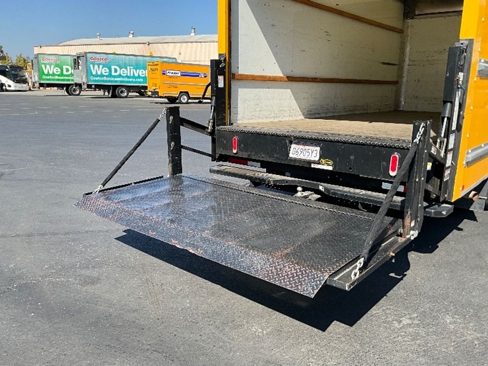 Light Duty Box Truck-Light and Medium Duty Trucks-GMC-2021-Savana G33903-West Sacramento-CA-50,908\n\t\tmiles-$ 32,000 - Image 9