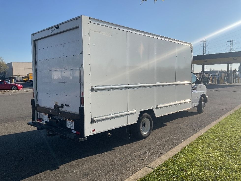 Light Duty Box Truck-Light and Medium Duty Trucks-GMC-2021-Savana G33903-West Sacramento-CA-60,523\n\t\tmiles-$ 35,500 - Image 13