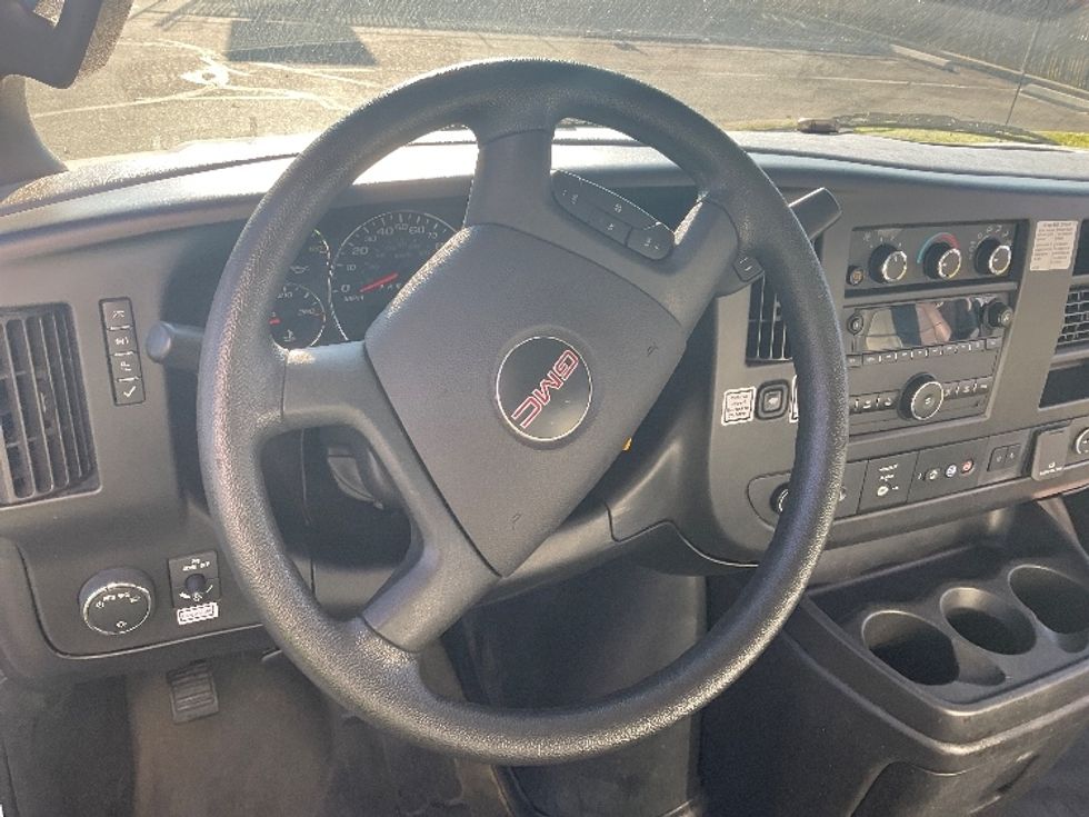 Light Duty Box Truck-Light and Medium Duty Trucks-GMC-2021-Savana G33903-West Sacramento-CA-60,523\n\t\tmiles-$ 35,500 - Image 17