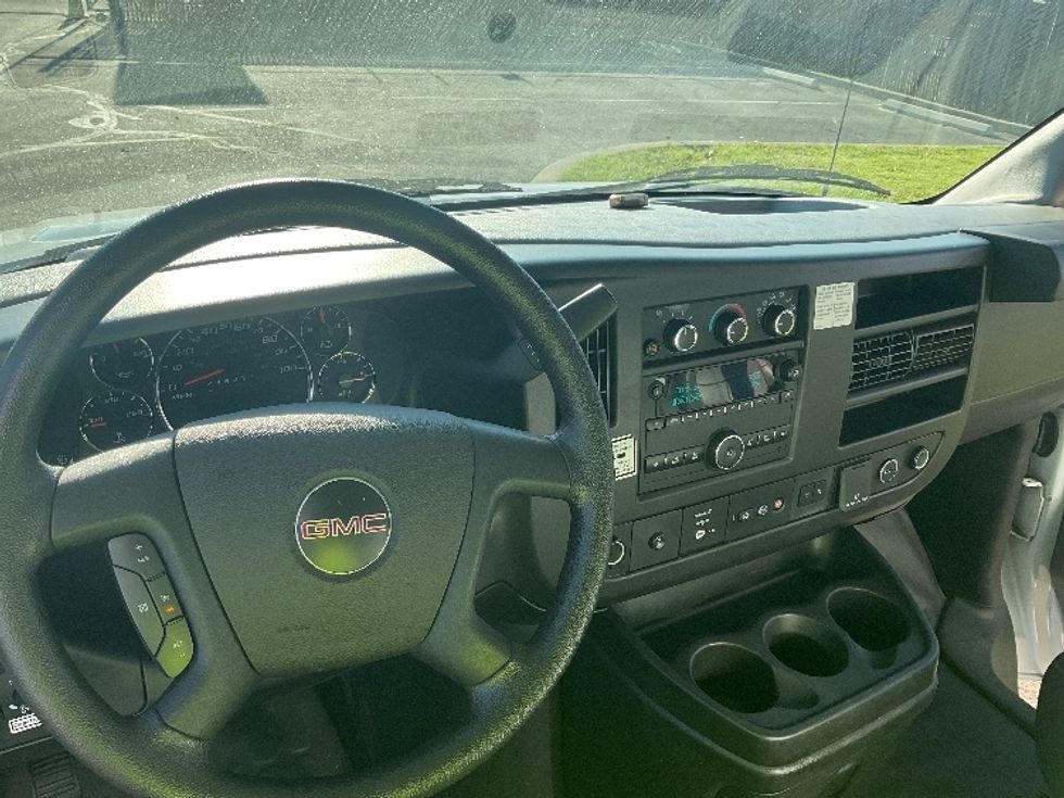 Light Duty Box Truck-Light and Medium Duty Trucks-GMC-2021-Savana G33903-West Sacramento-CA-60,523\n\t\tmiles-$ 35,500 - Image 18