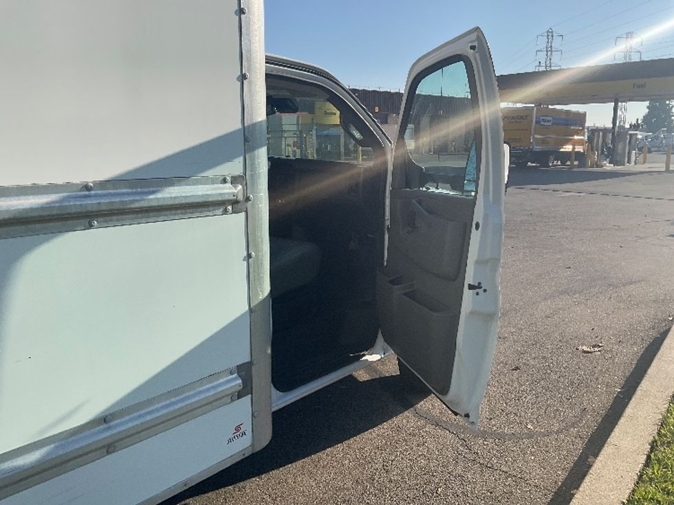Light Duty Box Truck-Light and Medium Duty Trucks-GMC-2021-Savana G33903-West Sacramento-CA-60,523\n\t\tmiles-$ 35,500 - Image 20