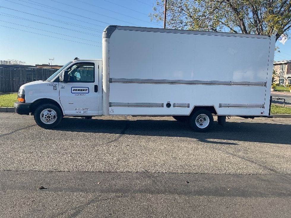 Light Duty Box Truck-Light and Medium Duty Trucks-GMC-2021-Savana G33903-West Sacramento-CA-60,523\n\t\tmiles-$ 35,500 - Image 4