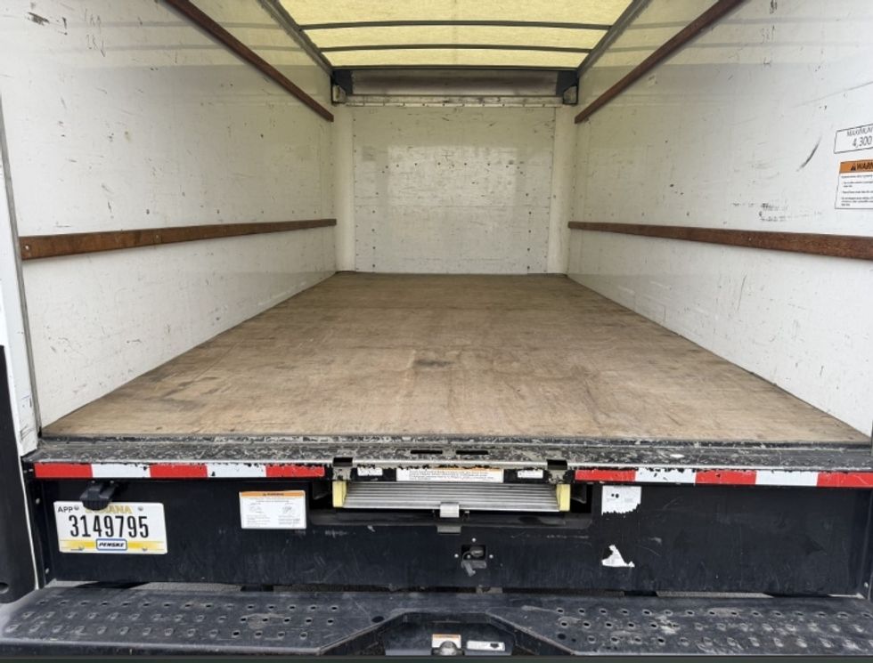 Light Duty Box Truck-Light and Medium Duty Trucks-GMC-2021-Savana G33903-West Sacramento-CA-69,554\n\t\tmiles-$ 34,500 - Image 10